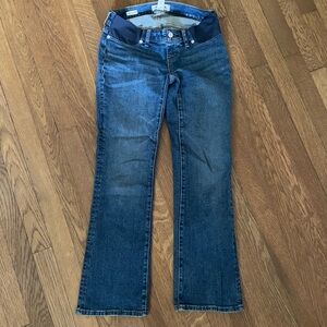 Madewell. the maternity side-panel kick out crop